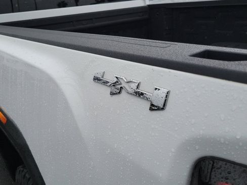 Used 2022 GMC Sierra 2500 SLE w/ SLE Value Package; image 24