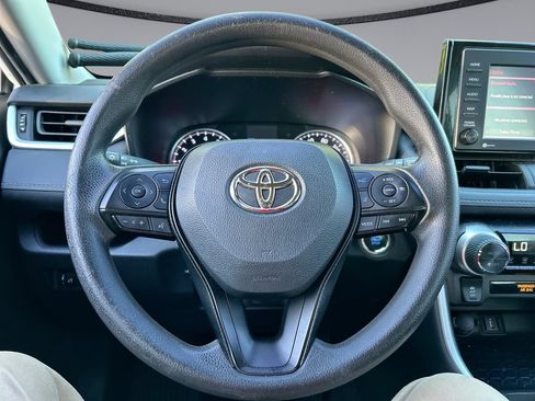 Used 2022 Toyota RAV4 XLE FWD image 14