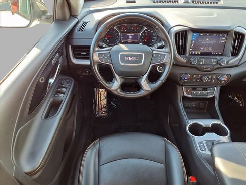 Used 2022 GMC Terrain AT4 image 4
