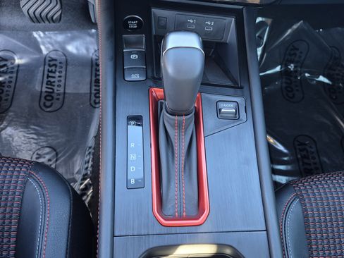 Certified 2025 Nissan Kicks SR FWD image 29