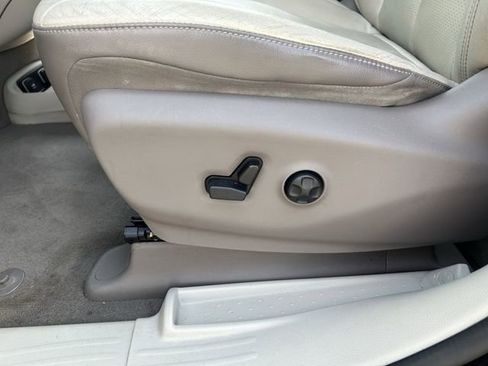 Used 2017 Chrysler Pacifica Touring-L Plus FWD image 23