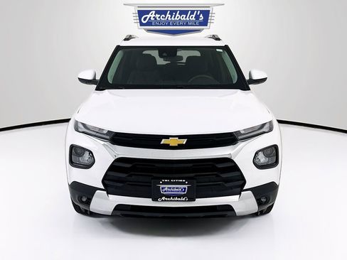 Used 2023 Chevrolet TrailBlazer LT AWD/4WD image 2