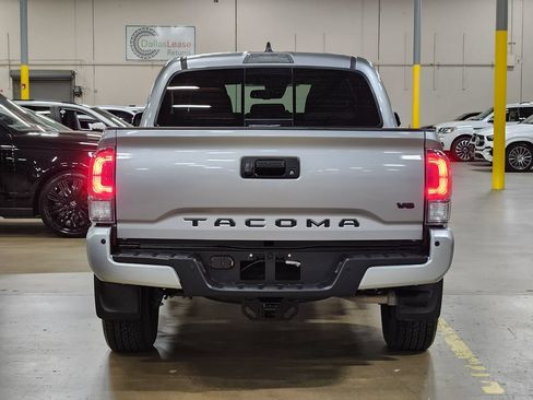 Used 2023 Toyota Tacoma TRD Sport w/ Technology Package RWD image 10