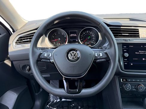 Used 2020 Volkswagen Tiguan SE w/ 3rd Row Seat Package AWD/4WD image 12