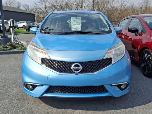 Used 2015 Nissan Versa Note SR w/ SR Tech Package image 2