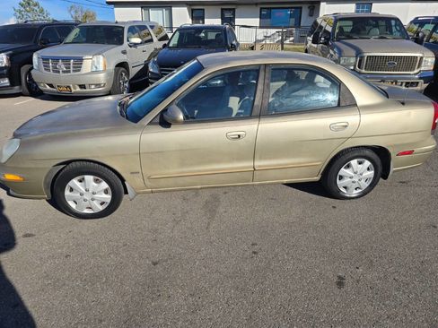 Used 2000 Daewoo Nubira SE image 2