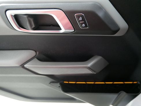 Used 2023 Ford Bronco Badlands image 19