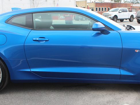 Used 2017 Chevrolet Camaro LT w/ RS Package image 7