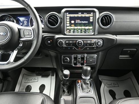 Used 2023 Jeep Wrangler Unlimited Sahara w/ Cold Weather Group AWD/4WD image 18