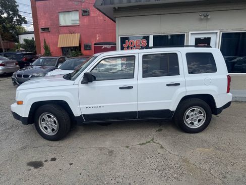 Used 2014 Jeep Patriot Sport FWD image 8