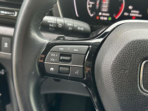 Used 2024 Honda Pilot Touring image 17