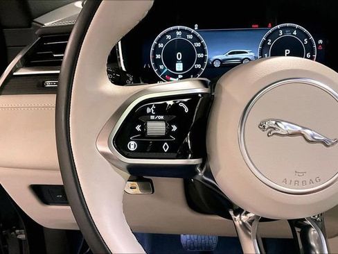 Certified 2025 Jaguar F-PACE R-Dynamic S image 20