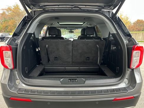 Used 2022 Ford Explorer XLT w/ Equipment Group 202A image 15