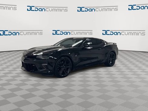 Used 2016 Chevrolet Camaro SS RWD image 4