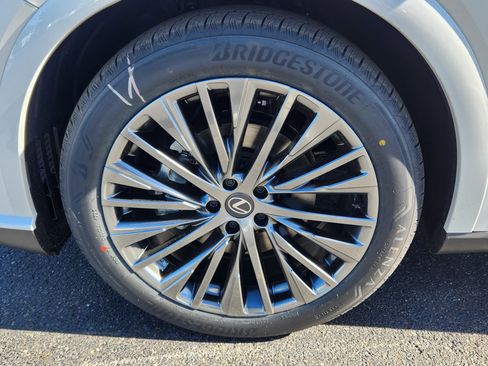 New 2026 Lexus RX 450h AWD image 10