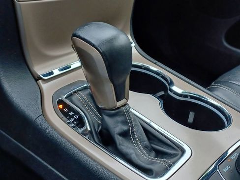 Used 2016 Jeep Grand Cherokee Overland image 30