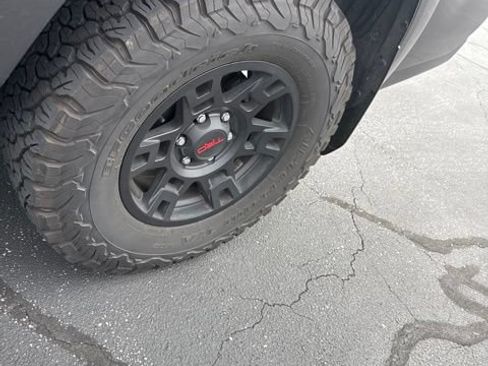 Used 2021 Toyota 4Runner TRD Off-Road Premium AWD/4WD image 9