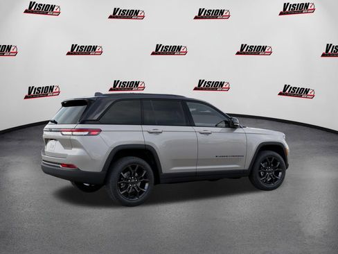 New 2025 Jeep Grand Cherokee Limited AWD/4WD image 4