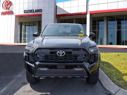 Used 2024 Toyota Tacoma TRD Off-Road AWD/4WD image 3