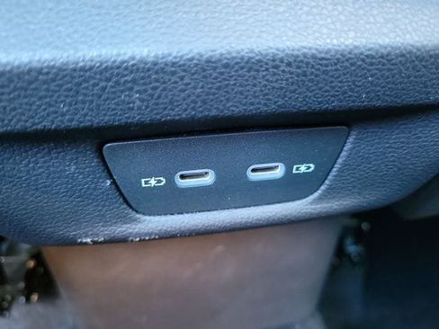Used 2025 Volkswagen Tiguan SE R-Line AWD/4WD image 13