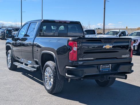 Certified 2022 Chevrolet Silverado 3500 High Country w/ Z71 Off-Road Package image 4