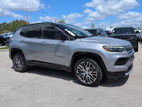 Used 2023 Jeep Compass Limited w/ Elite Group image 2