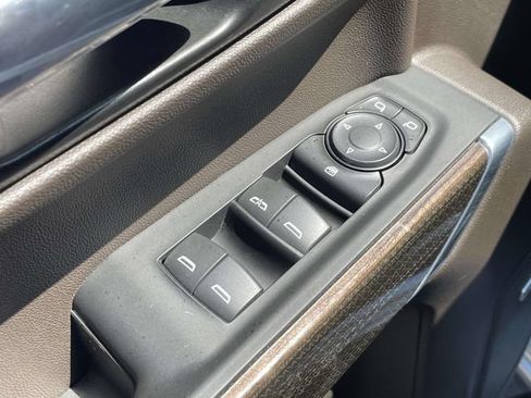 Used 2022 Chevrolet Silverado 1500 LT Trail Boss w/ Convenience Package II AWD/4WD image 12