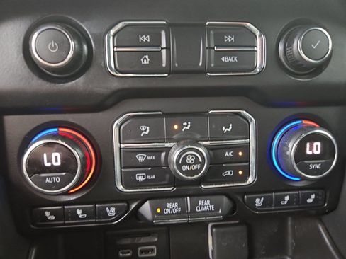 Used 2021 Chevrolet Tahoe High Country RWD image 22