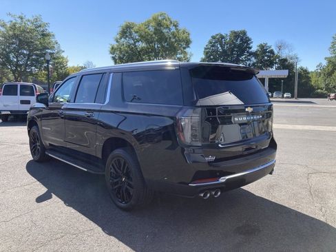 New 2025 Chevrolet Suburban Premier image 5