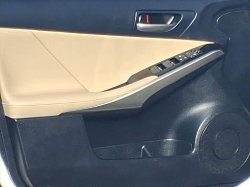 Used 2017 Lexus IS 200t image 17