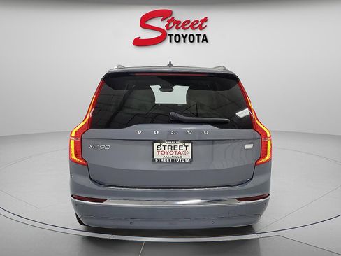 Used 2023 Volvo XC90 T8 Plus w/ Protection Package Premier AWD/4WD image 3