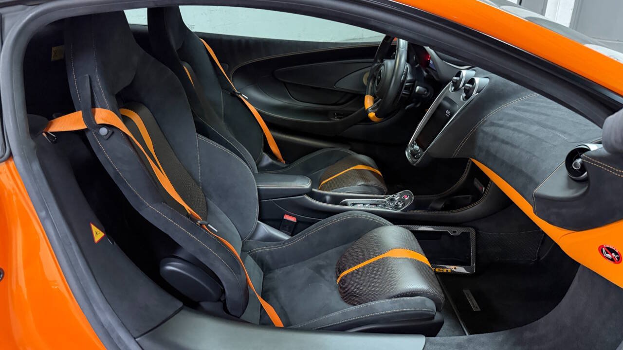 Used 2017 McLaren 570S Coupe RWD image 39