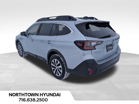 Used 2020 Subaru Outback Premium image 3