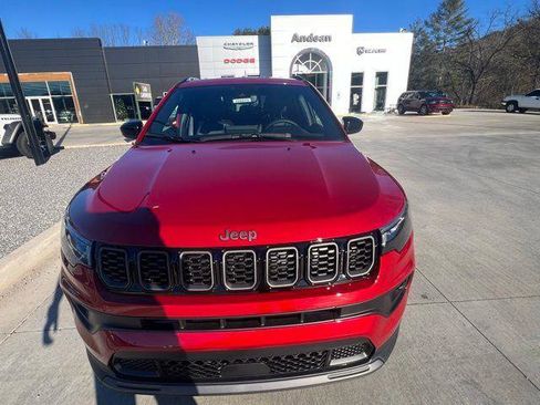 New 2026 Jeep Compass Latitude image 8