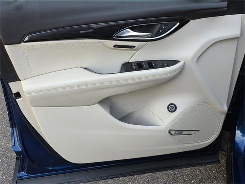 Used 2022 Buick Envision Essence w/ Technology Package I image 49