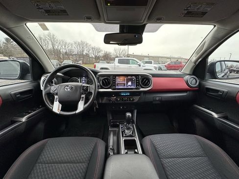 Used 2021 Toyota Tacoma SR5 image 6