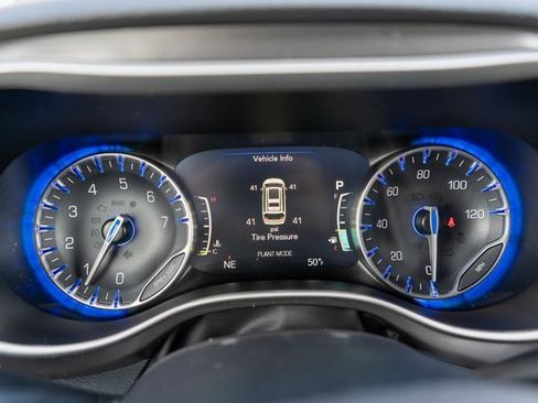 New 2026 Chrysler Pacifica Select image 17