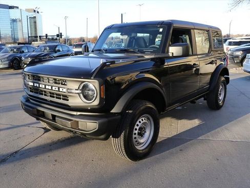 New 2025 Ford Bronco 4-Door image 2