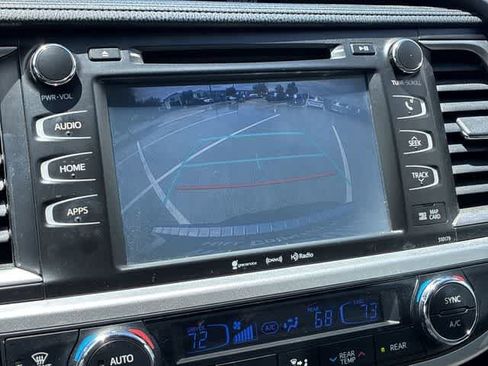 Used 2017 Toyota Highlander XLE FWD image 32