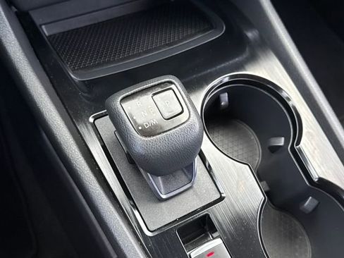 Used 2022 Nissan Rogue S image 15