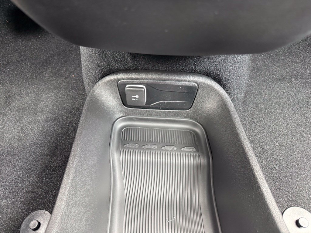 New 2027 Chrysler Pacifica Select w/ Family Tech Group FWD image 25