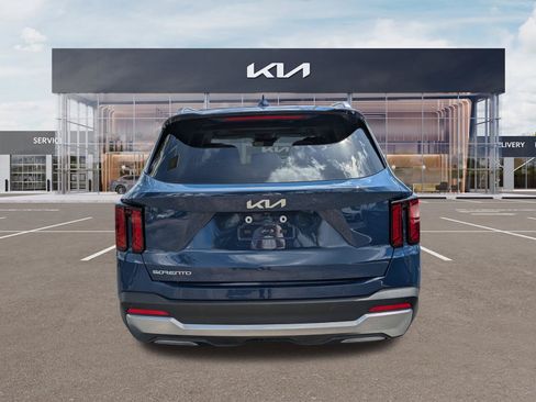 Certified 2026 Kia Sorento S w/ S Panoramic Sunroof Package FWD image 5