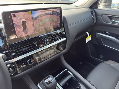 New 2026 Nissan Pathfinder SL image 40