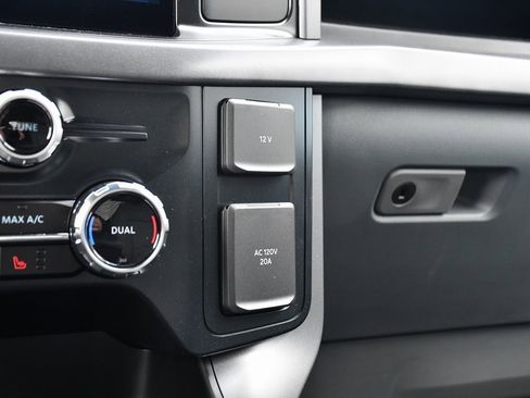 Used 2025 Ford F150 Lightning XLT image 28