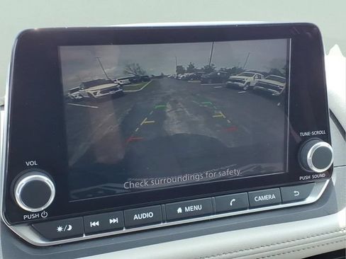 Used 2024 Nissan Rogue SV FWD image 6