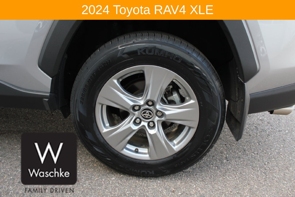 Used 2024 Toyota RAV4 XLE AWD/4WD image 11