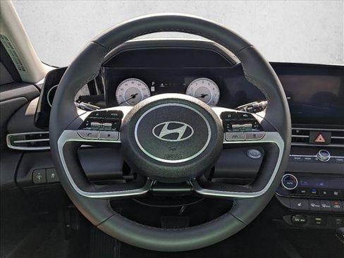 Used 2024 Hyundai Elantra Limited image 12