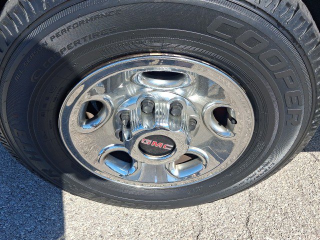 Used 2005 GMC Sierra 2500 W/T RWD image 14
