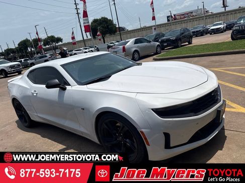 Used 2022 Chevrolet Camaro LT RWD image 1