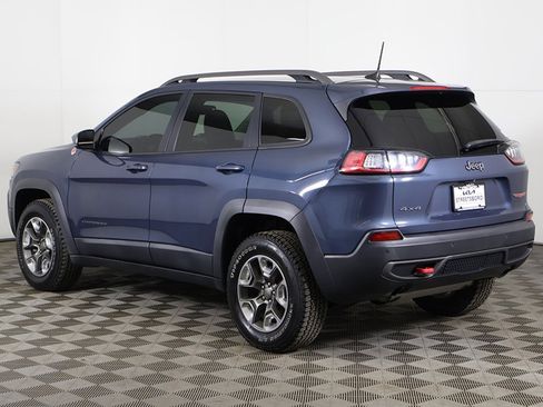 Used 2019 Jeep Cherokee Trailhawk w/ Cold Weather Group image 7